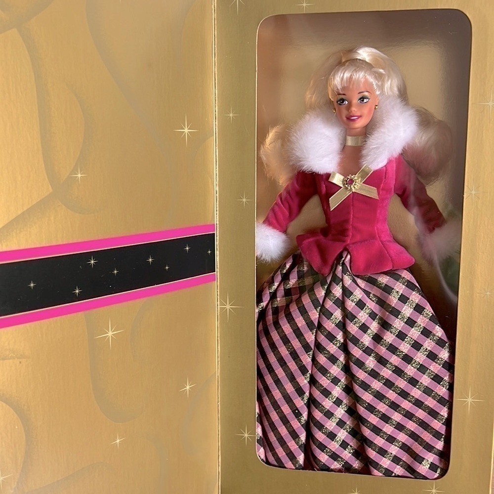 Vintage Mattel 1996 Avon Exclusive
Winter Rhapsody Special Edition
Barbie Doll